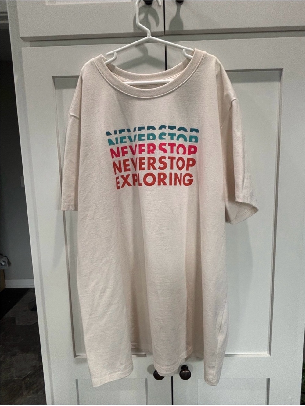 💚 $5 Deals- The North Face White 'Never Stop Exploring' Graphic Tee - Picture 2 of 5